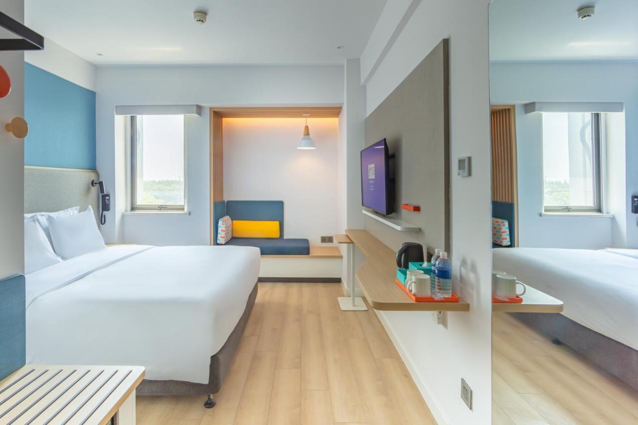Holiday Inn Express Shanghai Pudong Airport By Ihg Exteriér fotografie