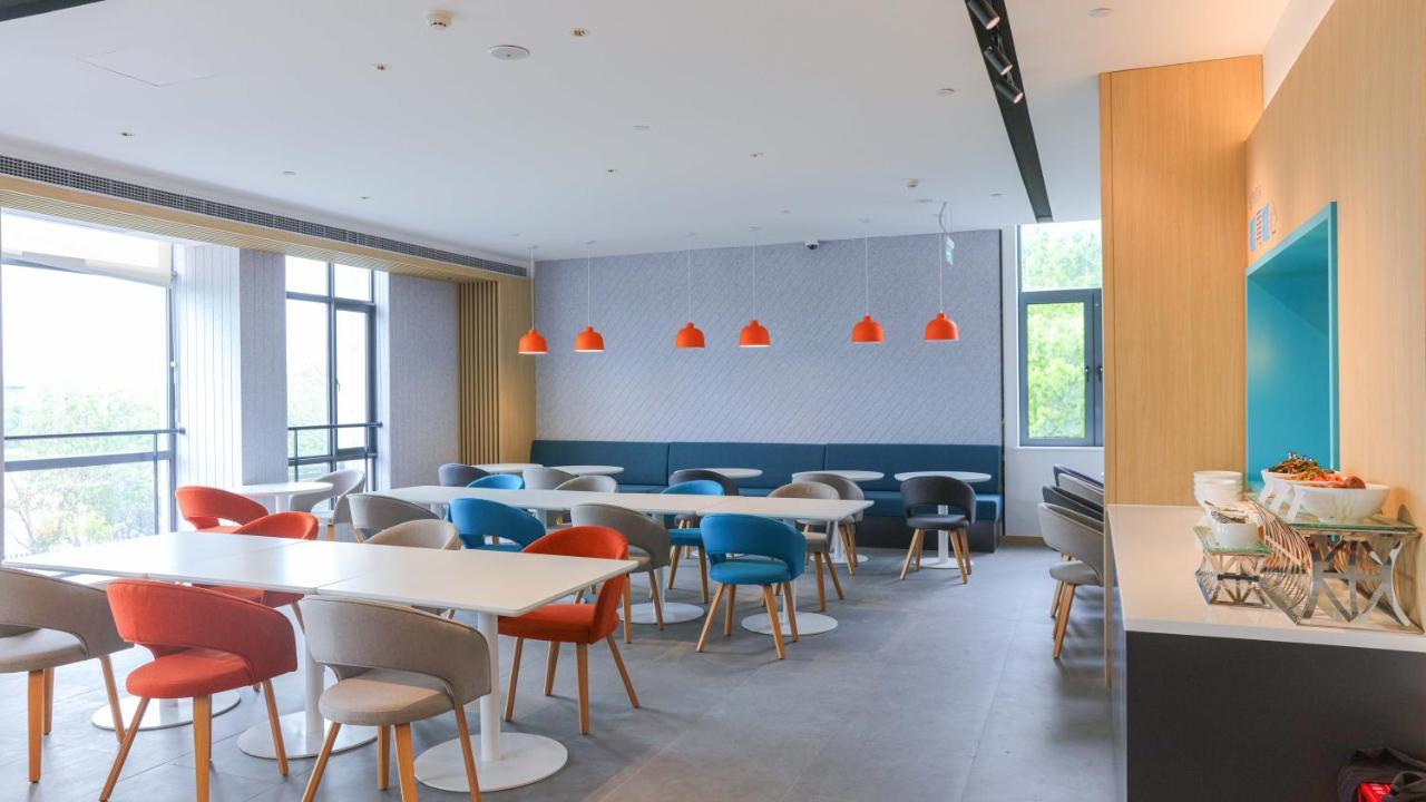 Holiday Inn Express Shanghai Pudong Airport By Ihg Exteriér fotografie