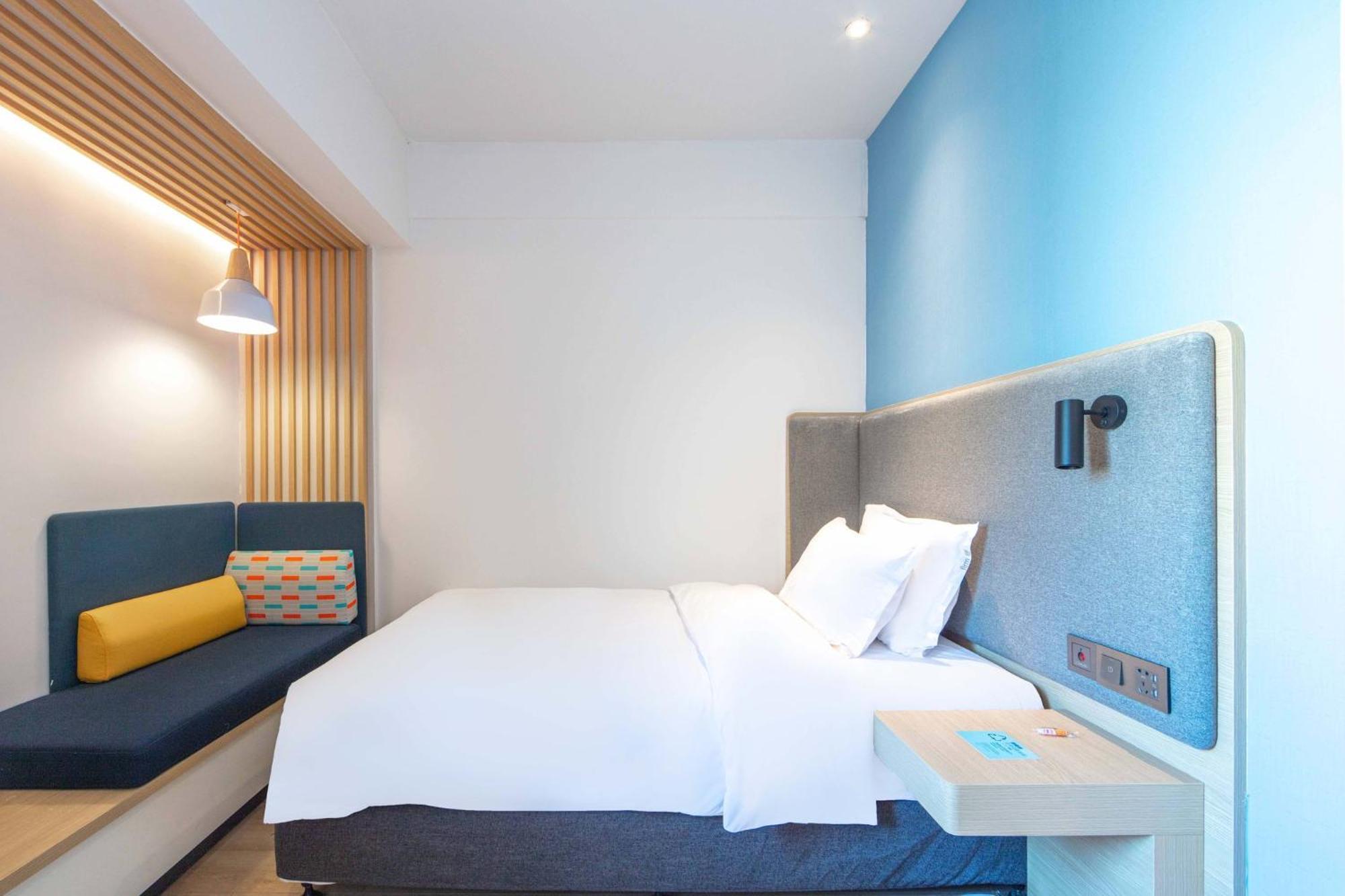 Holiday Inn Express Shanghai Pudong Airport By Ihg Exteriér fotografie