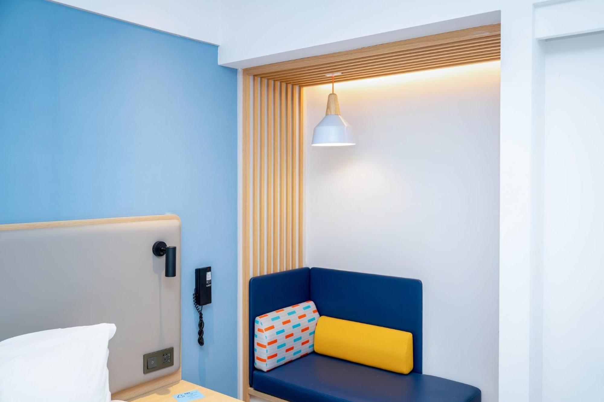 Holiday Inn Express Shanghai Pudong Airport By Ihg Exteriér fotografie